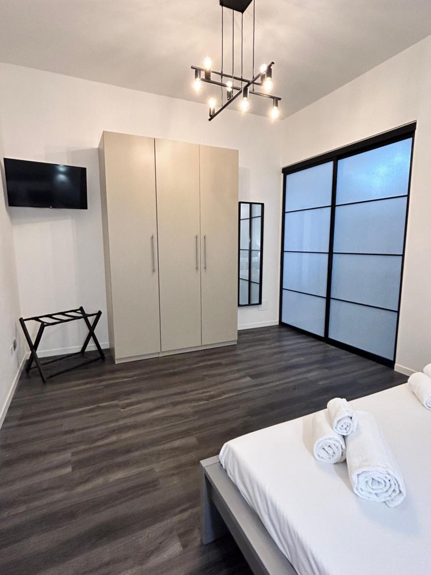 Tezone Seven Apartments Verona Exteriör bild