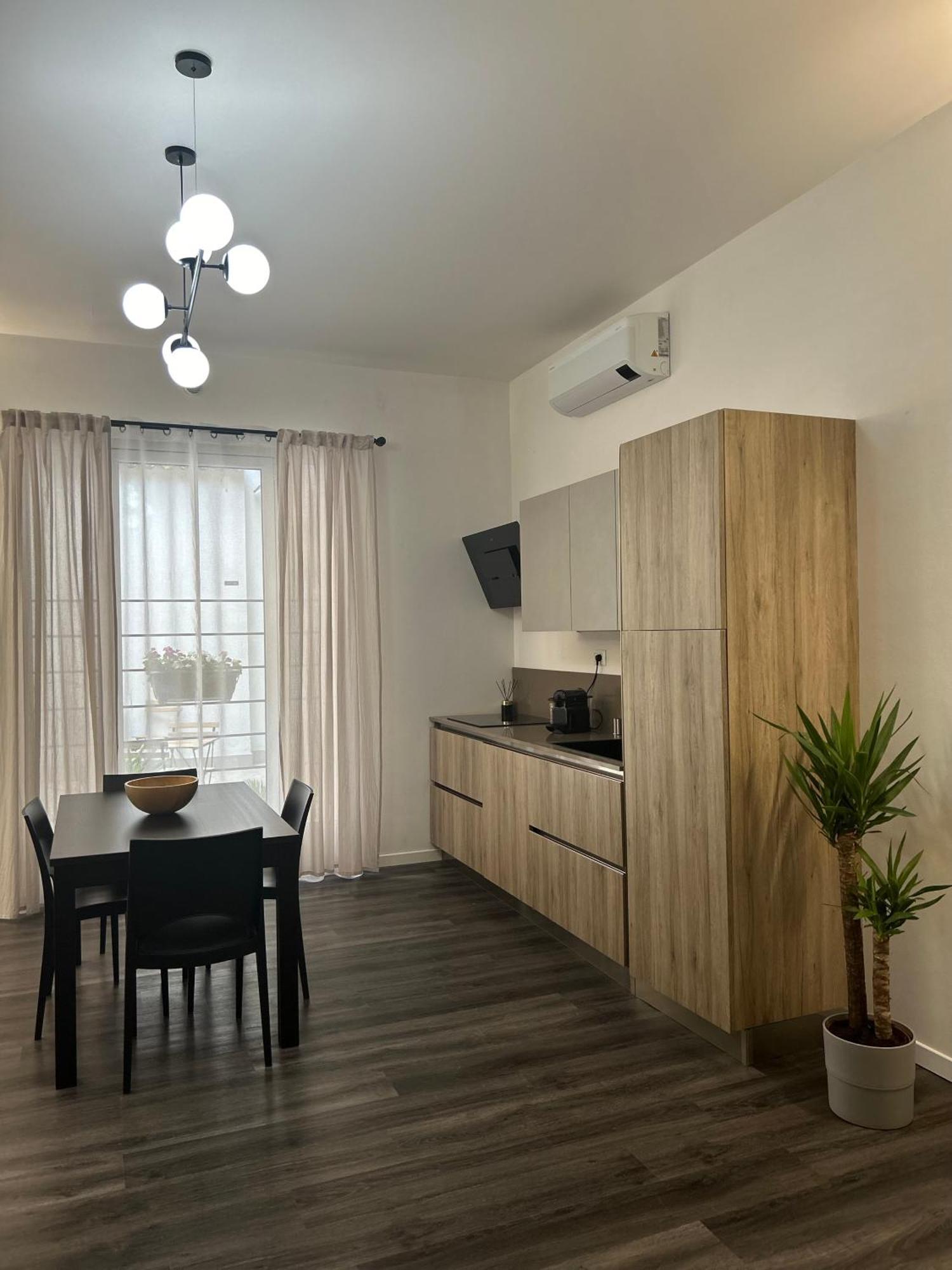 Tezone Seven Apartments Verona Exteriör bild
