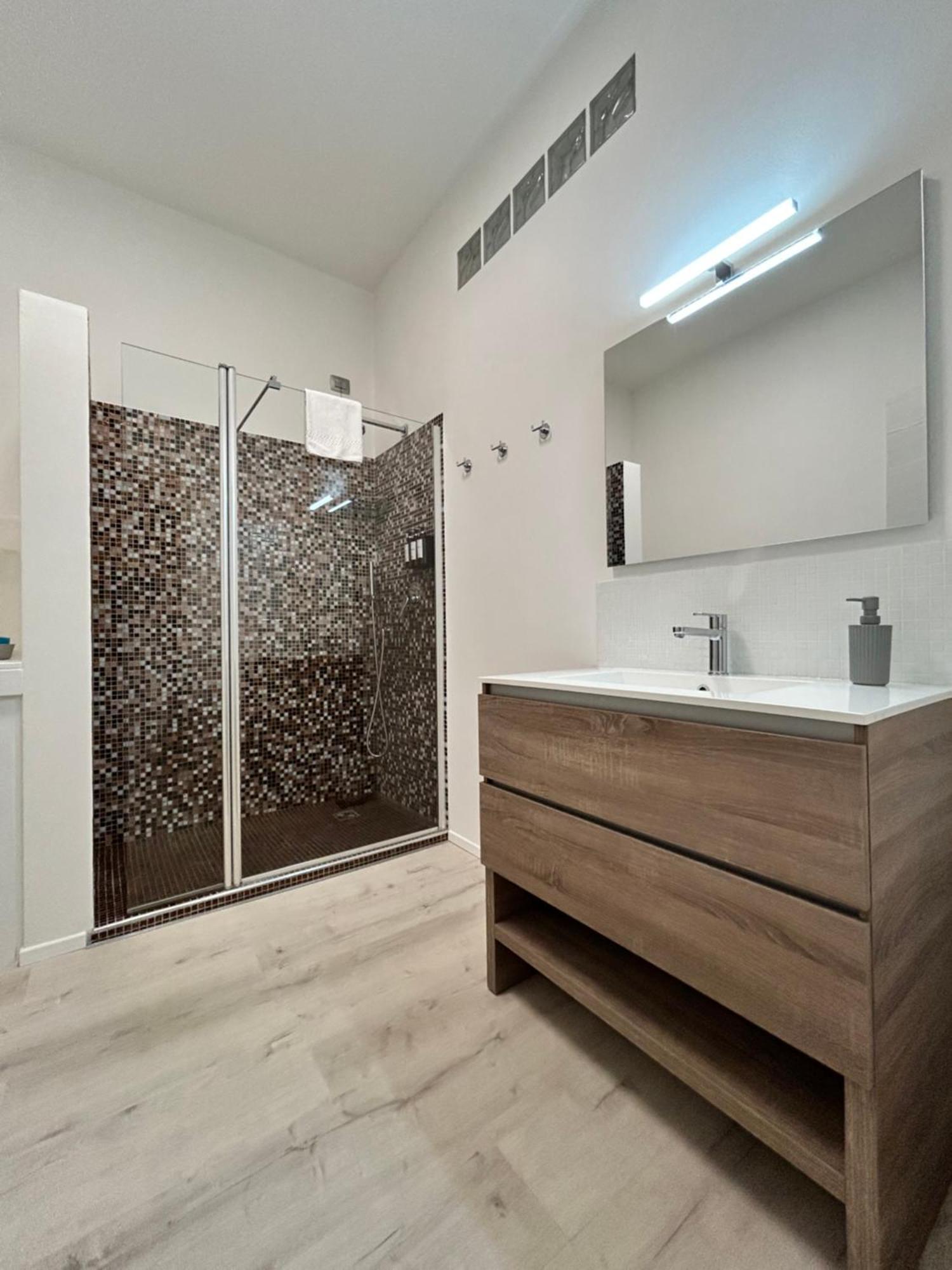 Tezone Seven Apartments Verona Exteriör bild