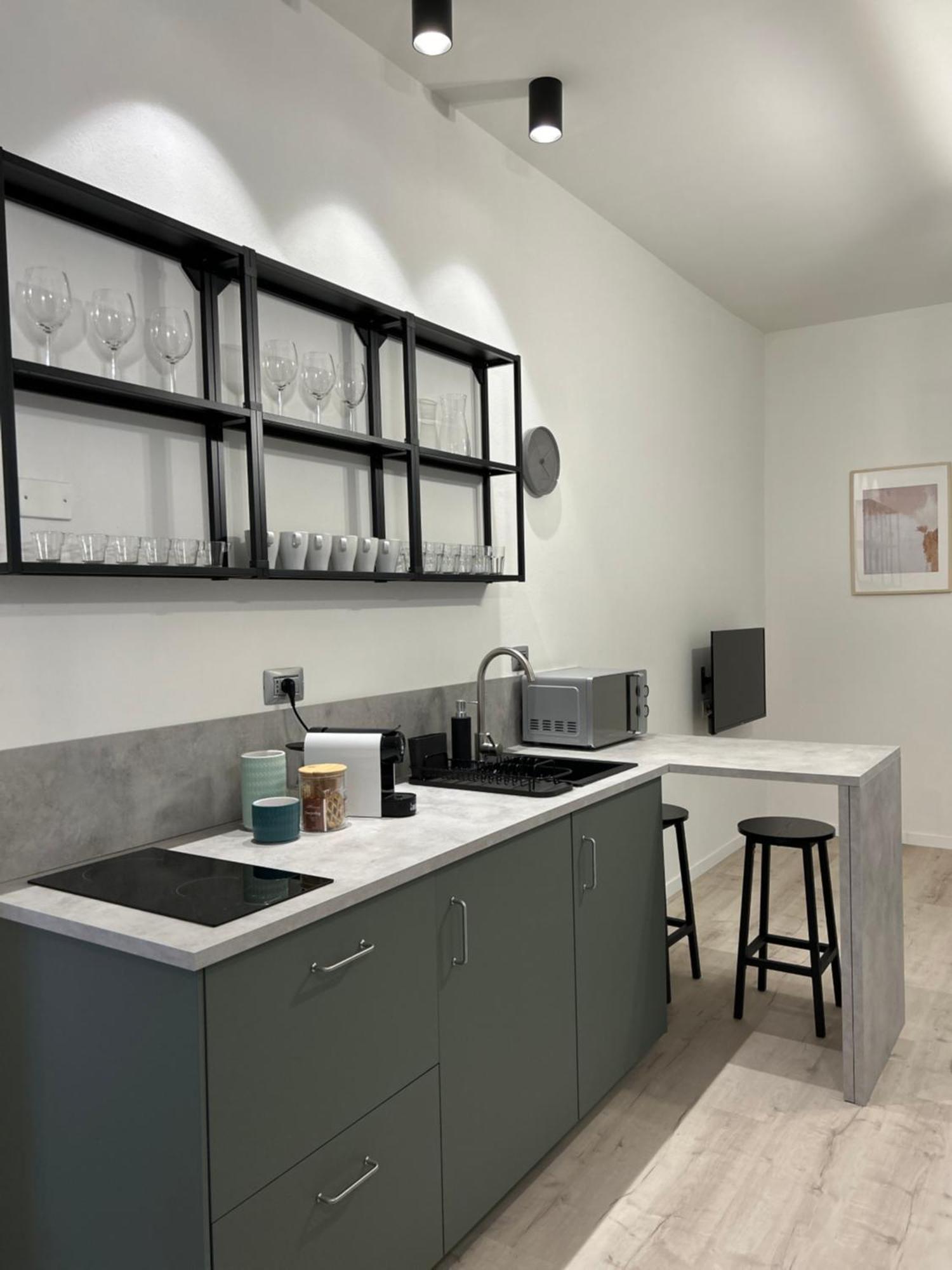 Tezone Seven Apartments Verona Exteriör bild